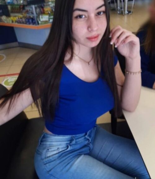 Mujer Desnuda De Frente