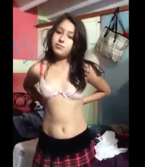 Video De Nena Desnuda
